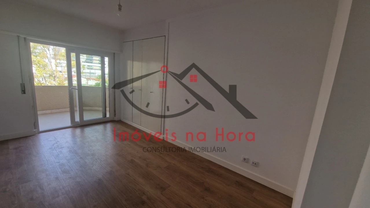 Apartamento T3 para Venda em São Domingos de Benfica Foto 9