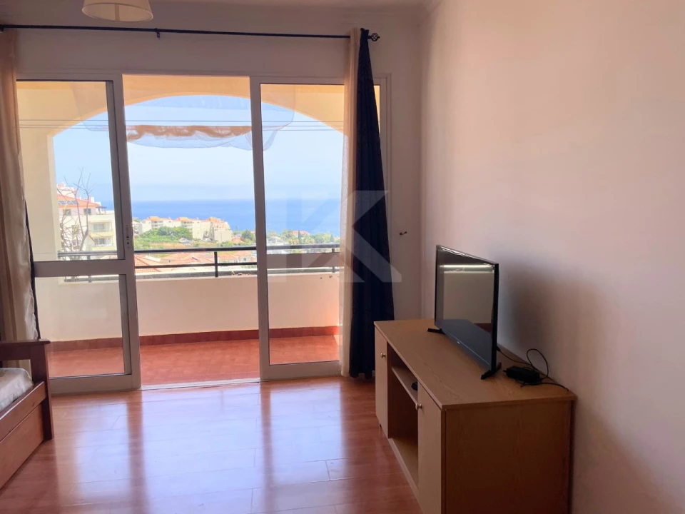Apartamento T1 para Venda em Caniço Foto 2