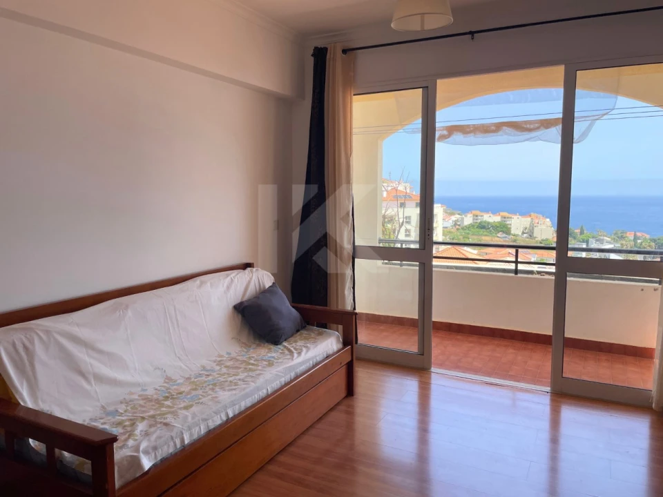 Apartamento T1 para Venda em Caniço Foto 4