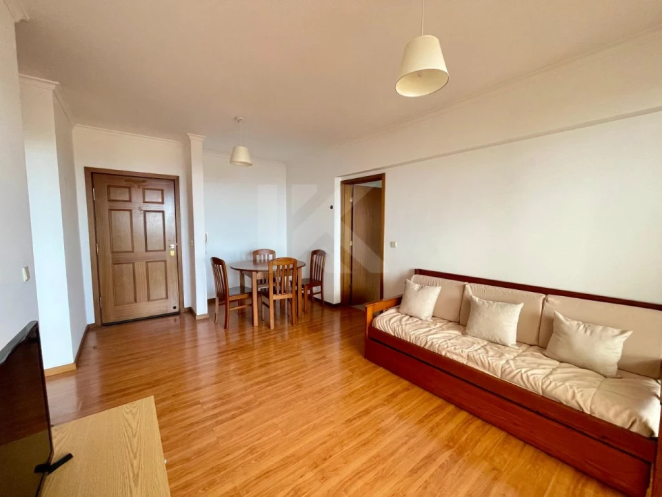 Apartamento T1 para Venda em Caniço Foto 4
