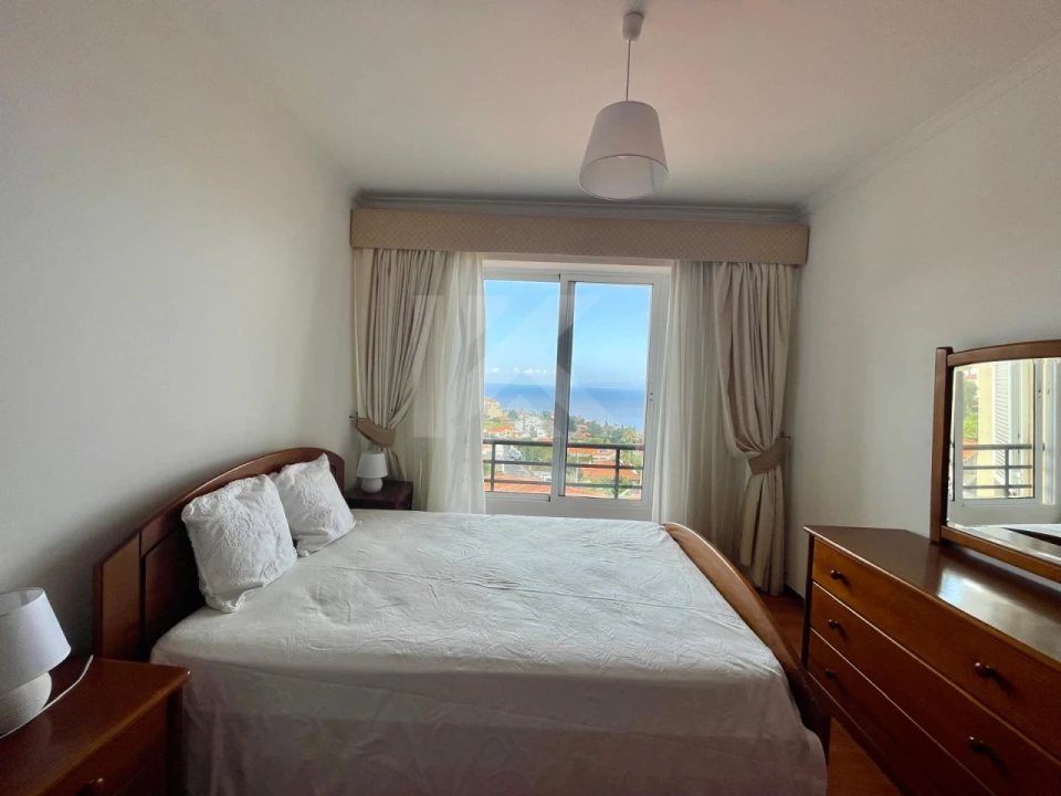 Apartamento T1 para Venda em Caniço Foto 6