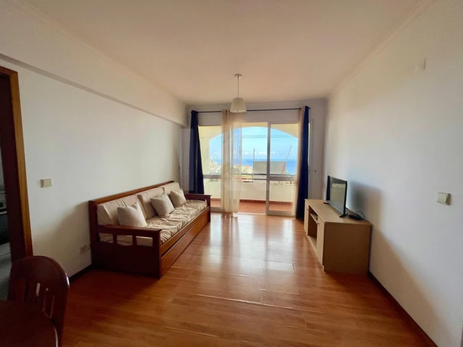 Apartamento T1 para Venda em Caniço Foto 3