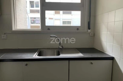 Apartamento T2 para Arrendamento em Paranhos