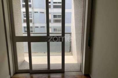 Apartamento T2 para Arrendamento em Paranhos