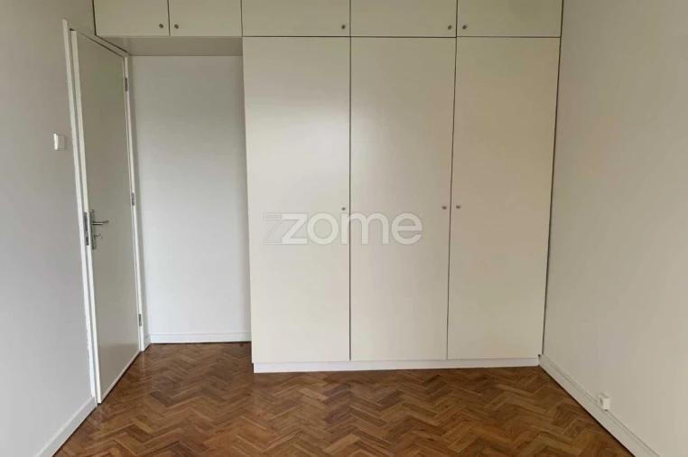 Apartamento T2 para Arrendamento em Paranhos Foto 13