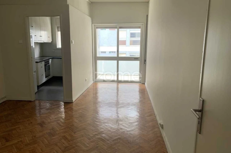 Apartamento T2 para Arrendamento em Paranhos Foto 3