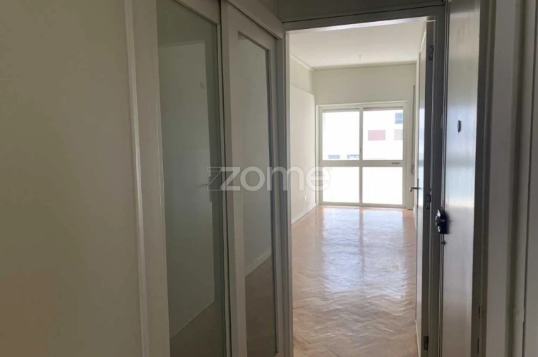 Apartamento T2 para Arrendamento em Paranhos Foto 2