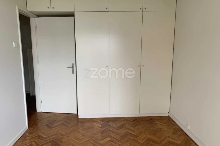 Apartamento T2 para Arrendamento em Paranhos Foto 12