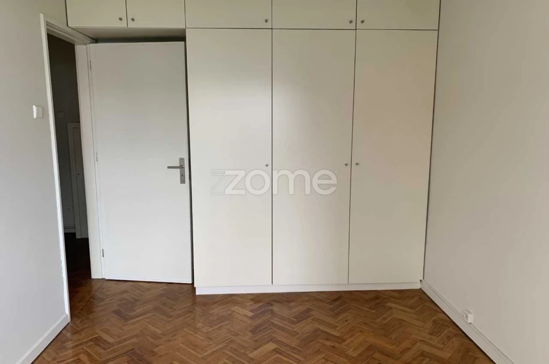 Apartamento T2 para Arrendamento em Paranhos Foto 12