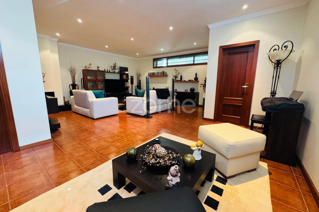 Moradia T4 para Venda em Cidade da Maia Foto 22