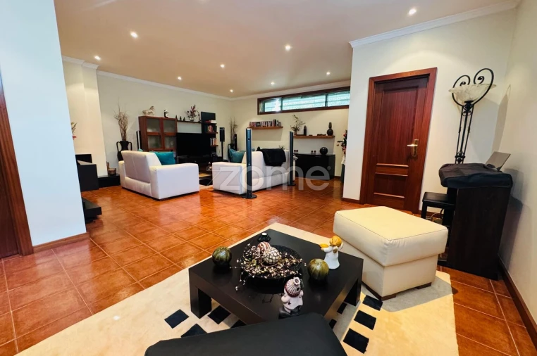 Moradia T4 para Venda em Cidade da Maia Foto 22