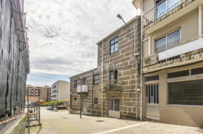 Prédio para Venda em Silvares, Pias, Nogueira e Alvarenga
