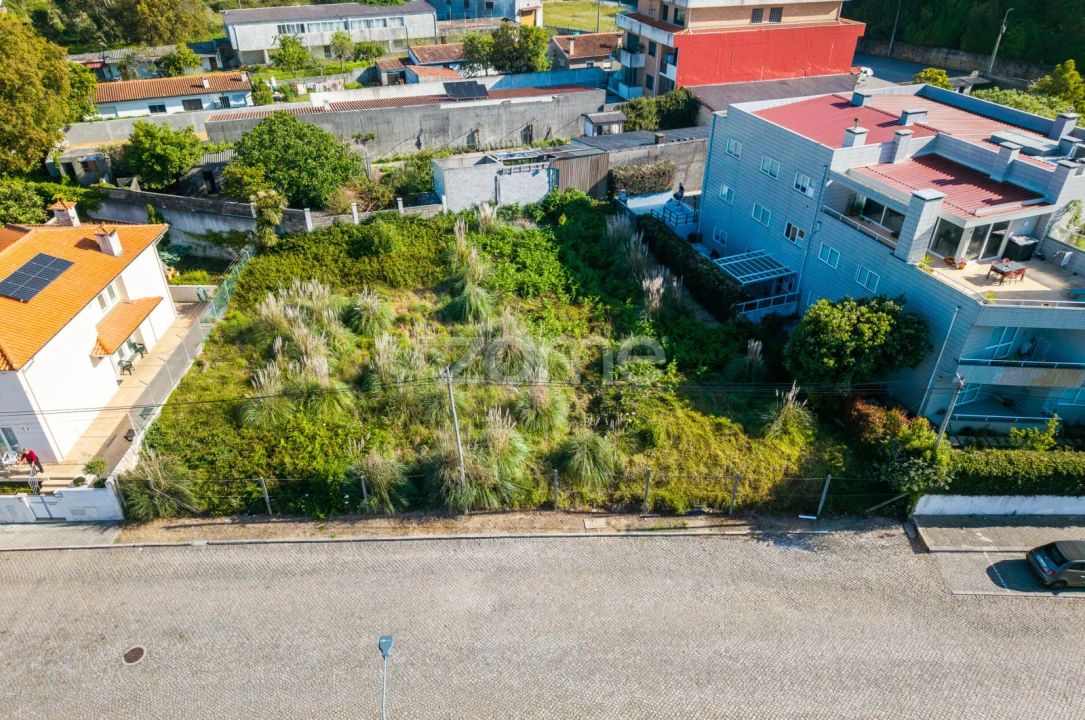 Terreno para Venda em Arcozelo Foto 2