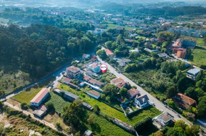 Terreno para Venda em Arcozelo