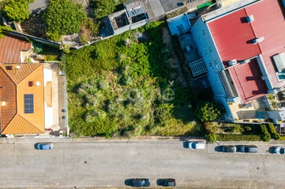 Terreno para Venda em Arcozelo