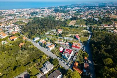 Terreno para Venda em Arcozelo