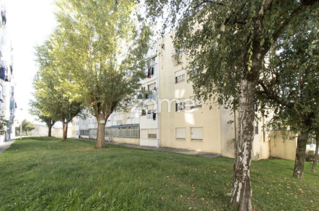 Apartamento T3 para Arrendamento em Lomar e Arcos Foto 1
