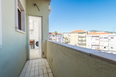 Apartamento T2 para Venda em Loures