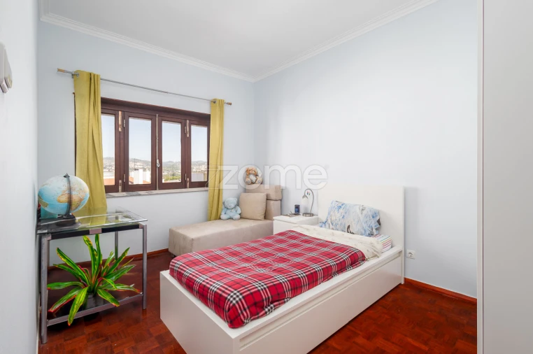 Apartamento T2 para Venda em Loures Foto 18