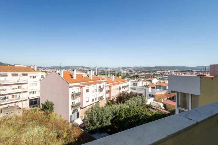 Apartamento T2 para Venda em Loures Foto 5