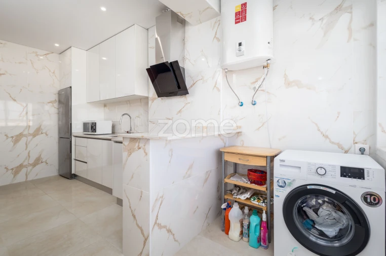 Apartamento T2 para Venda em Loures Foto 6