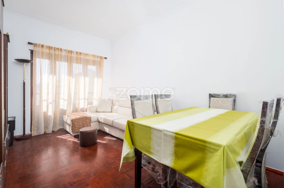 Apartamento T2 para Venda em Loures Foto 14