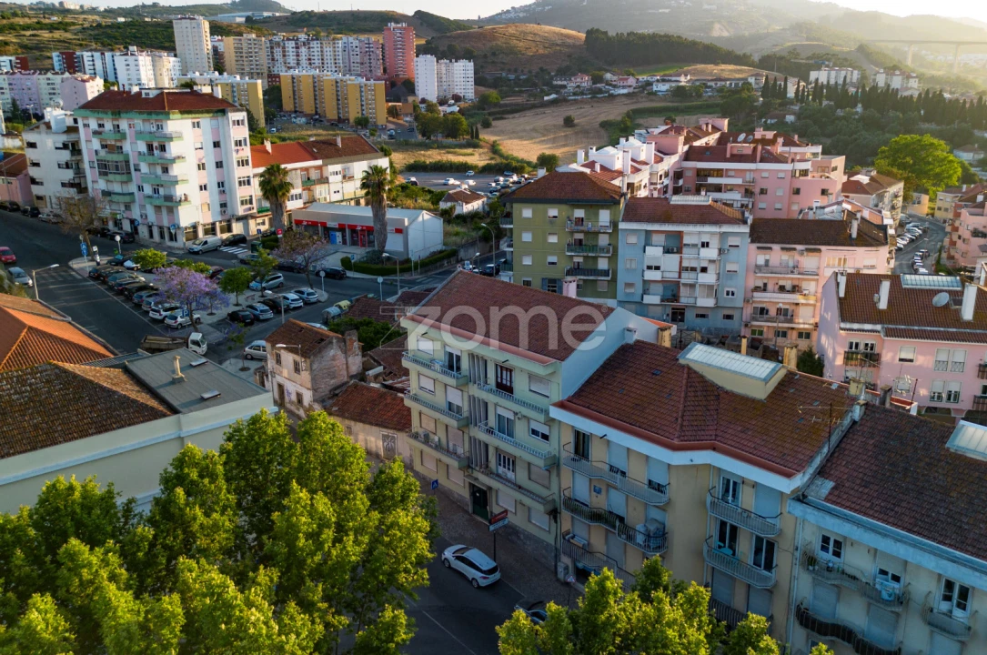 Apartamento T2 para Venda em Loures Foto 23