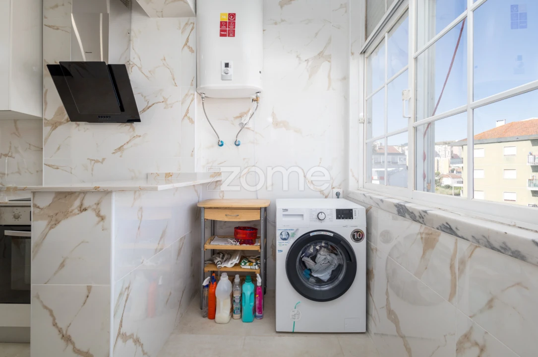 Apartamento T2 para Venda em Loures Foto 9
