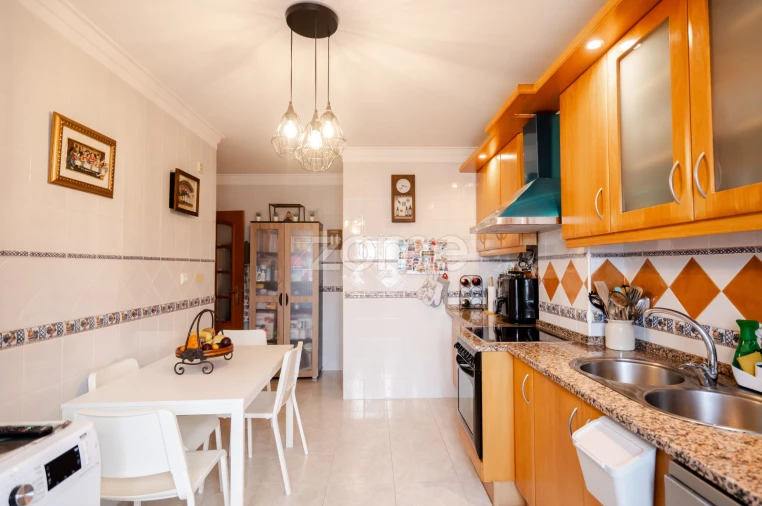 Apartamento T3 para Venda em Samora Correia Foto 4
