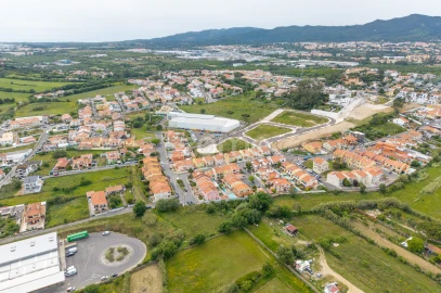 Moradia T4 para Venda em Rio de Mouro