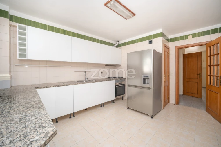 Moradia T4 para Venda em Rio de Mouro Foto 29