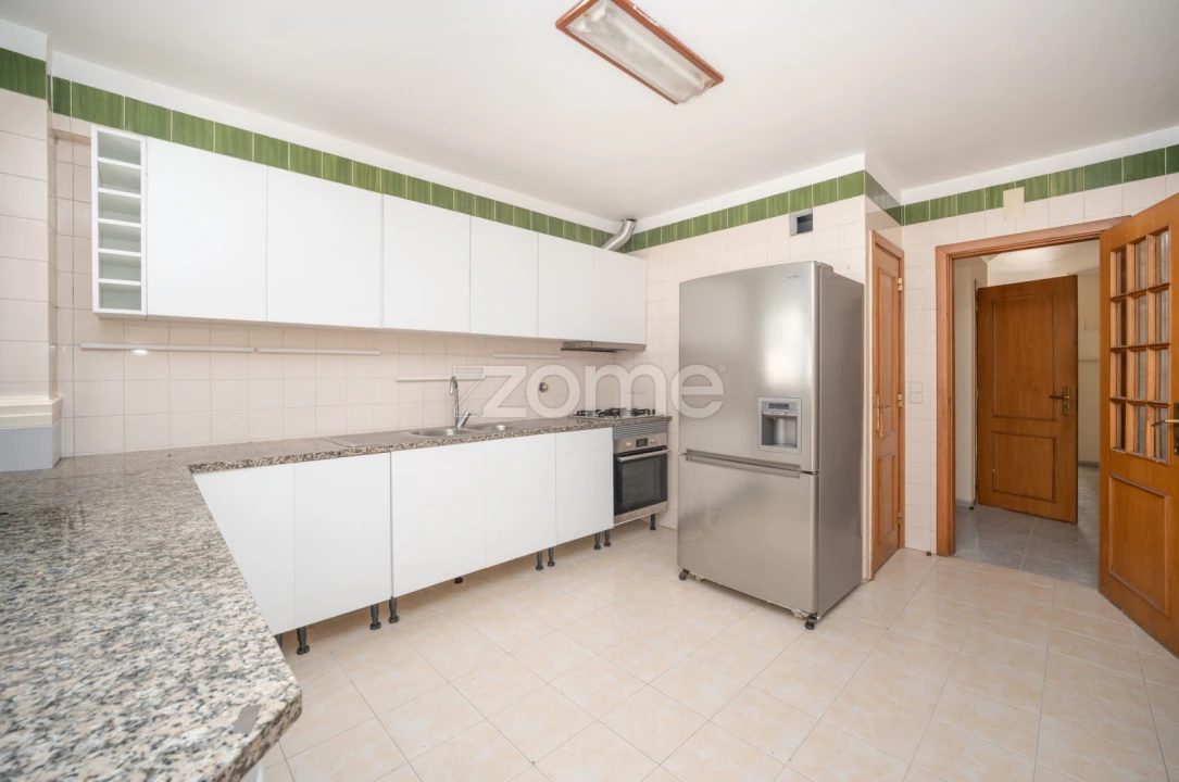 Moradia T4 para Venda em Rio de Mouro Foto 29