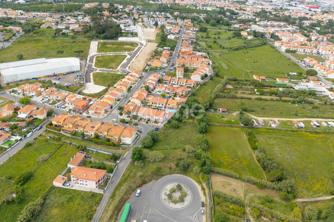 Moradia T4 para Venda em Rio de Mouro Foto 37