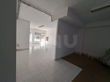 Loja para Venda em Santa Maria, São Pedro e Matacães