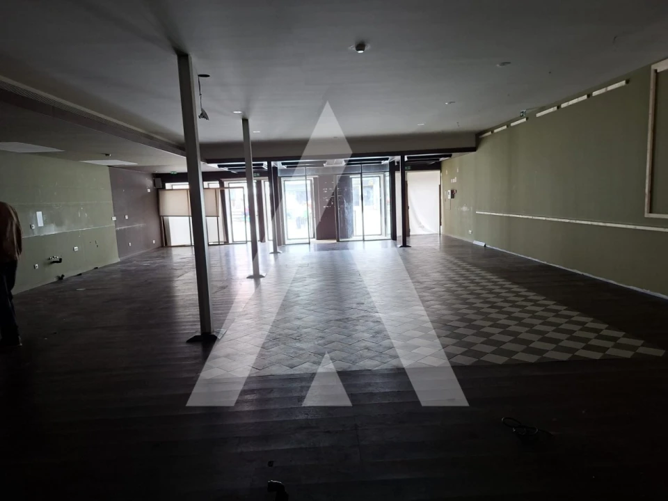 Loja para Arrendamento em Santa Maria Maior e Monserrate e Meadela Foto 4