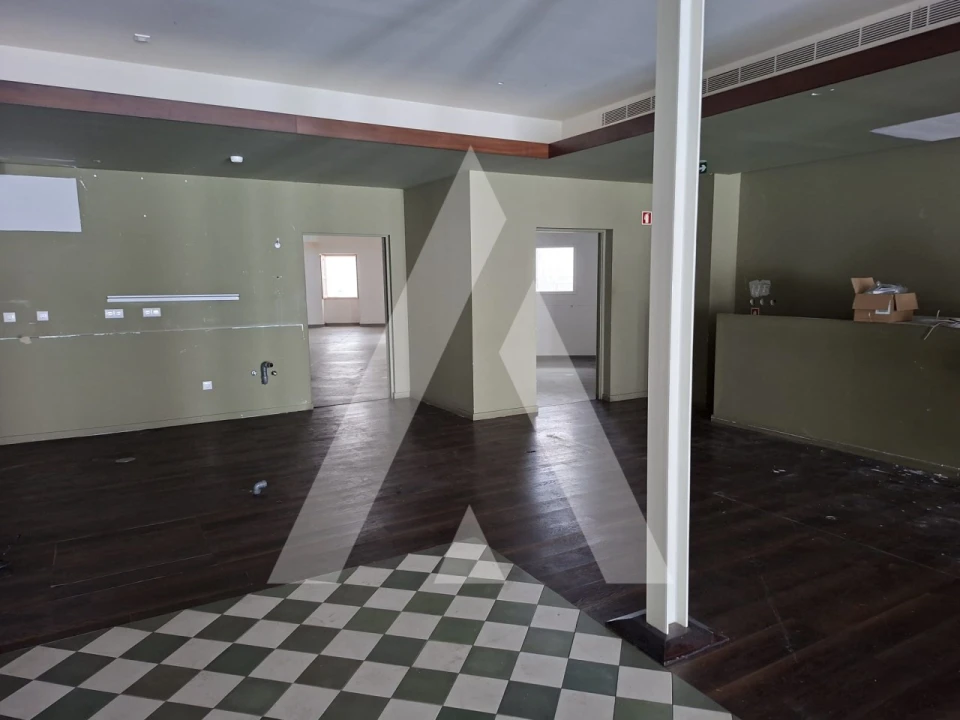 Loja para Arrendamento em Santa Maria Maior e Monserrate e Meadela Foto 5