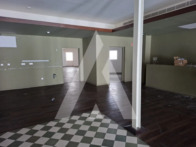 Loja para Arrendamento em Santa Maria Maior e Monserrate e Meadela Foto 5