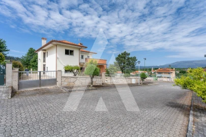 Moradia T4 para Venda em Geraz do Lima (Santa Maria, Santa Leocádia, Moreira), Deão
