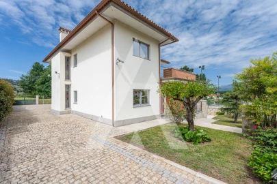 Moradia T4 para Venda em Geraz do Lima (Santa Maria, Santa Leocádia, Moreira), Deão