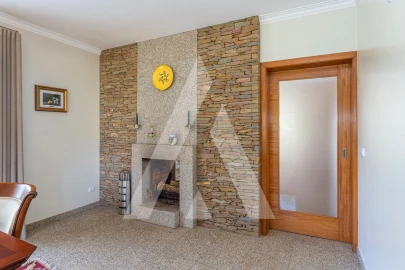 Moradia T4 para Venda em Geraz do Lima (Santa Maria, Santa Leocádia, Moreira), Deão