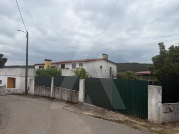 Moradia T4 para Venda em Vila Nova de Monsarros