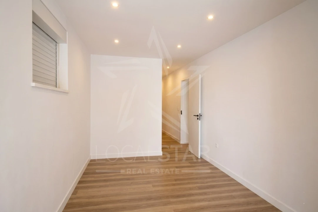 Apartamento T2 para Venda em Nazare Foto 6