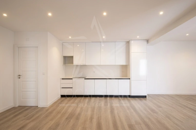 Apartamento T2 para Venda em Nazare Foto 2