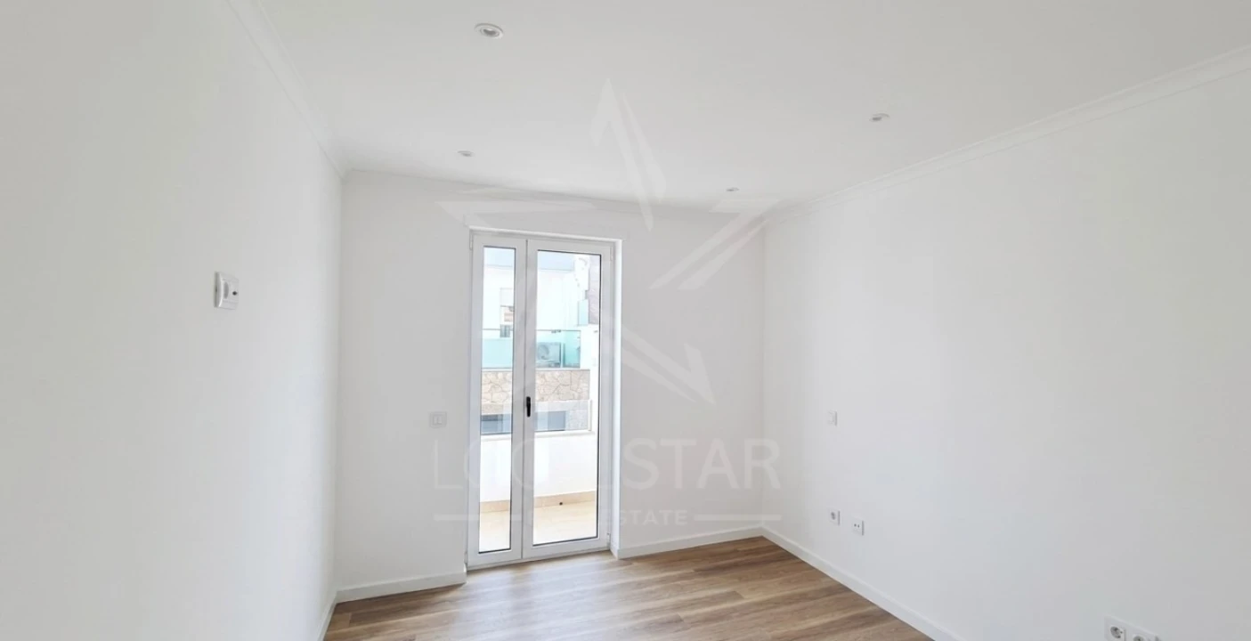 Apartamento T3 para Venda em Nazare Foto 11
