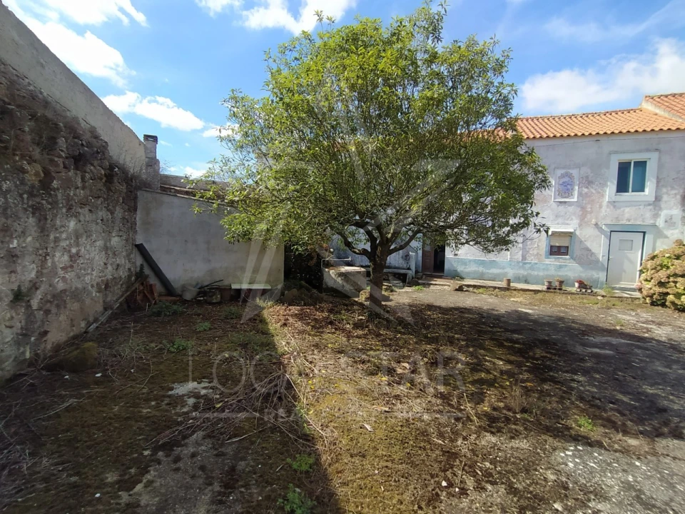Moradia T4 para Venda em Usseira Foto 10