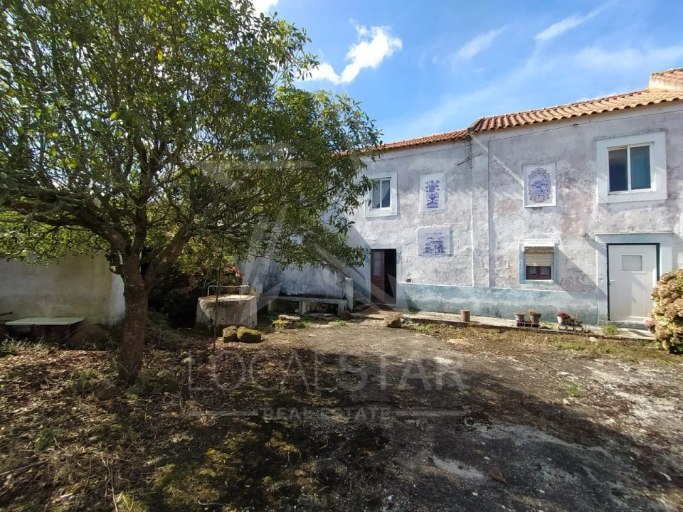 Moradia T4 para Venda em Usseira Foto 16