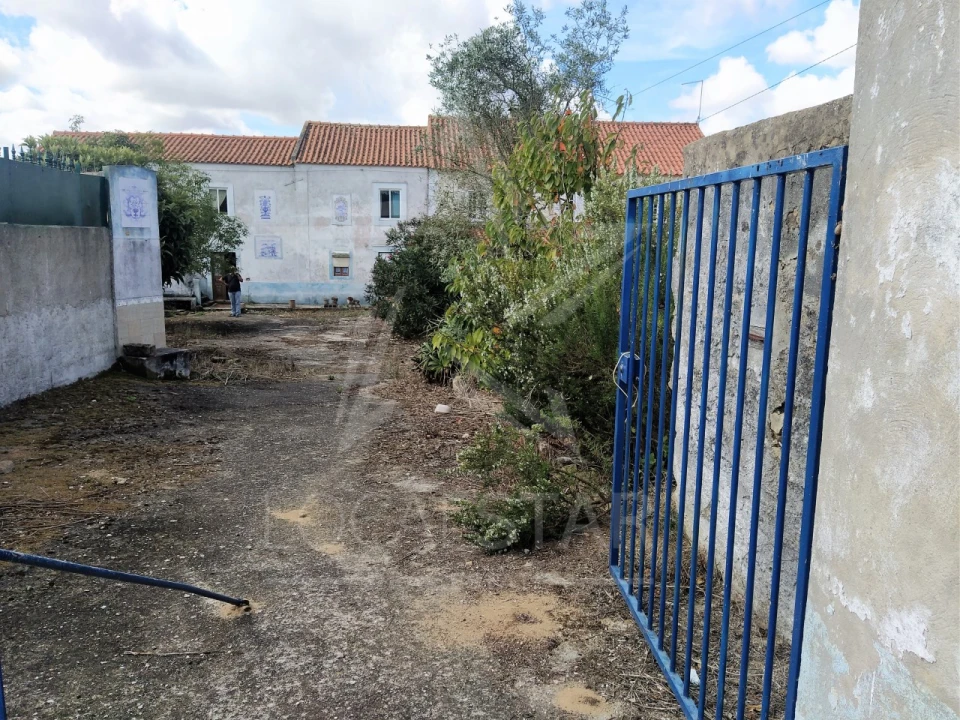 Moradia T4 para Venda em Usseira Foto 1