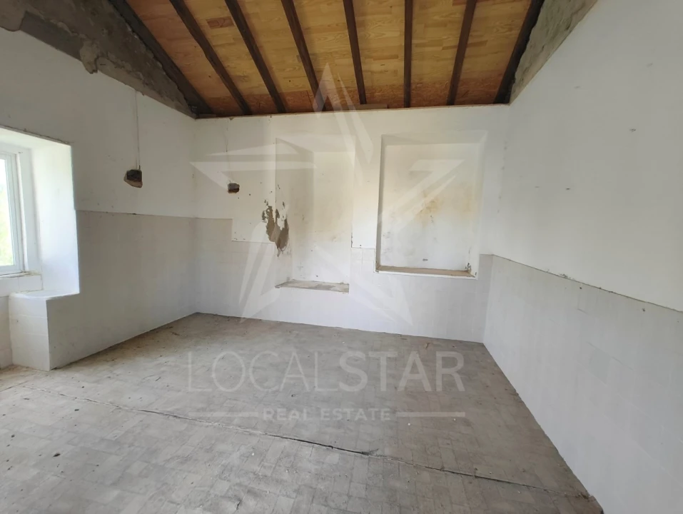 Moradia T4 para Venda em Usseira Foto 4