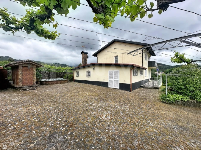 Moradia T4 para Venda em Sopo Foto 3