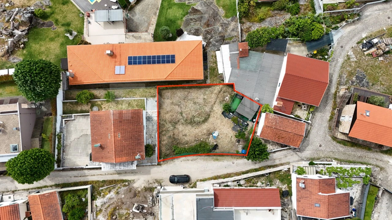 Terreno para Venda em Vilar de Mouros Foto 2